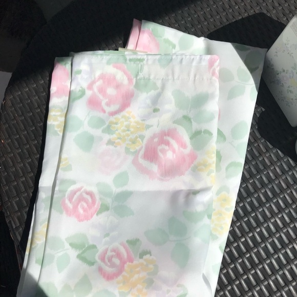 Saturday Knight Ltd. Floral 2 Piece Shower Curtain Set for babygurlxoxox - Picture 5 of 7